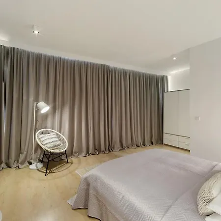 Designer Apartment *