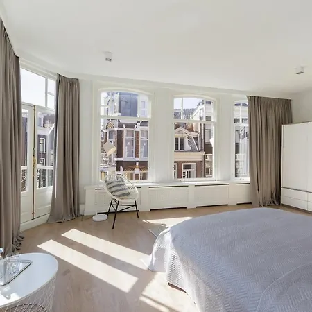 Designer Apartment *